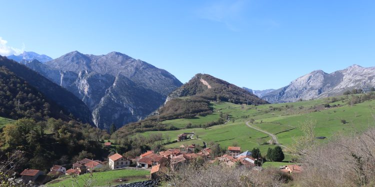 Entre Valles organiza la segunda edición de ‘La Luz del Camino’ para recaudar fondos para los afectados por la Dana en Valencia