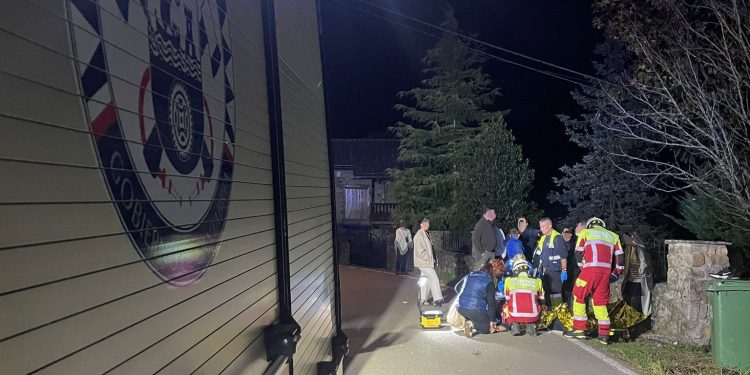 Un joven herido tras colisión entre motocicleta y coche en Villacarriedo