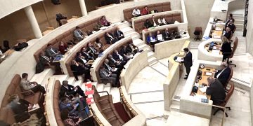 El Parlamento de Cantabria rechaza las enmiendas de PSOE y Vox a los Presupuestos de 2025 con los votos de PP y PRC