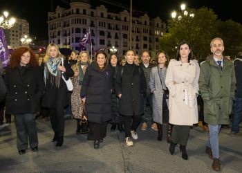 Más de 1.200 personas se manifiestan en Santander contra la violencia machista
