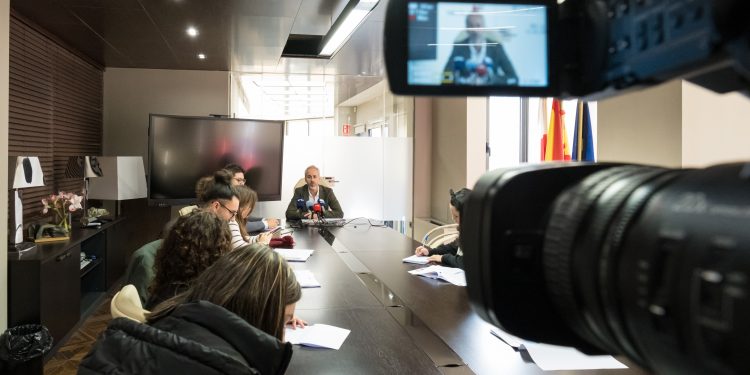 “Si todos nos encerráramos, esto sería un caos”: Sergio Silva responde a las protestas docentes