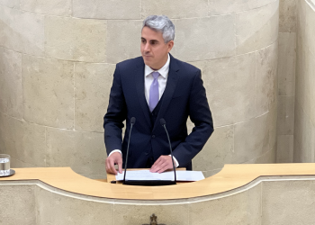Zuloaga anuncia mociones en los ayuntamientos de Cantabria “para hacer frente a la crisis de la vivienda y que se cumpla con la Ley de Vivienda estatal”