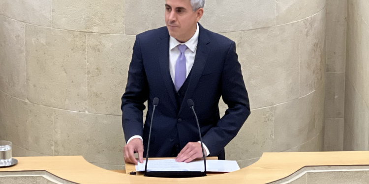 Zuloaga anuncia mociones en los ayuntamientos de Cantabria “para hacer frente a la crisis de la vivienda y que se cumpla con la Ley de Vivienda estatal”