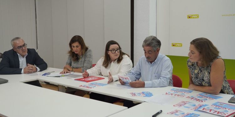CCOO aborda vías de colaboración con formaciones políticas para organizar a la ciudadanía y provocar cambios en la gestión sanitaria