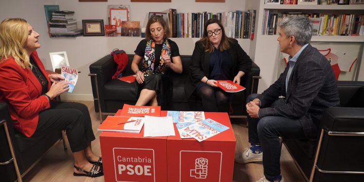CCOO presenta a los partidos políticos ‘Salva la sanidad de Cantabria’  con el objetivo de organizar el descontento en torno a la situación sanitaria