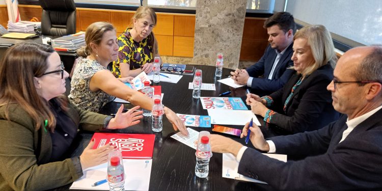 CCOO traslada al Partido Popular el necesario cambio de rumbo en la gestión de la sanidad pública de Cantabria