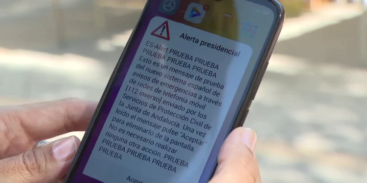 Hoy sonará el aviso de emergencia a móviles en el entorno de Santander en el marco de un simulacro de riesgo químico