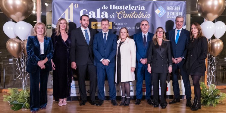 Los hosteleros cántabros claman contra los pisos turísticos y el botellón