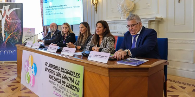 Gómez del Río asegura que la lucha contra la violencia de género es «un principio irrenunciable» para el Gobierno de Cantabria