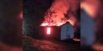 Incendio en una cabaña ganadera en San Vicente de Toranzo causa la muerte de varios animales