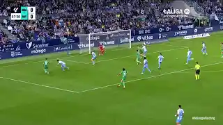 Reparto de partes, ocasiones y puntos del Racing en La Rosaleda 