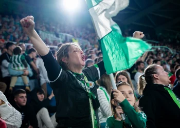 El bolso perdido y recuperado tras el partido del Racing