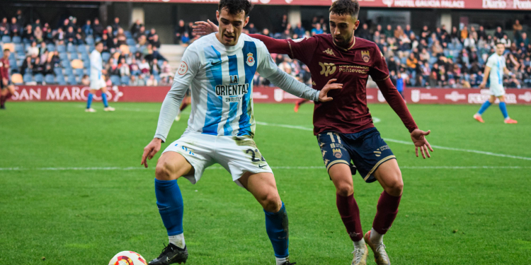 La Real Sociedad Gimnástica sucumbe ante el líder Pontevedra (2-1) en un partido marcado por las lesiones y la falta de acierto