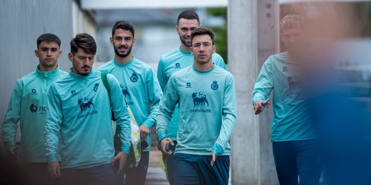 El Racing entrena en Bezana mientras se reponía el césped en El Sardinero