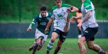 El Rayo Cantabria y el Coruxo empatan 1-1 en Astillero