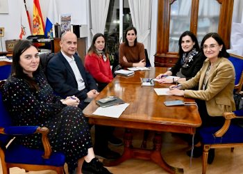 La alcaldesa  de Santander recibe a la candidata a rectora de la UC Conchi López