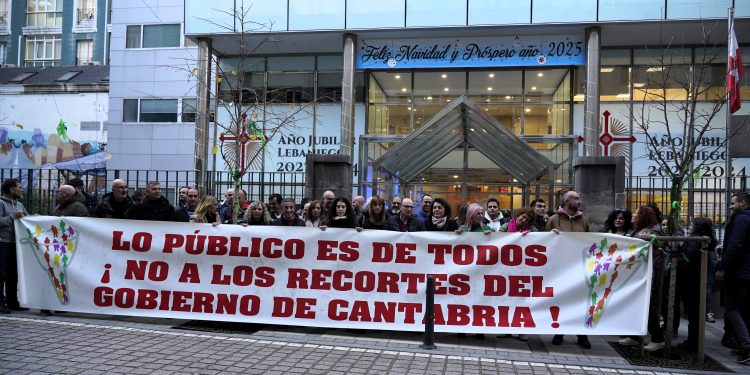 Los sindicatos del Gobierno de Cantabria denuncian la falta de negociación y el despotismo del Ejecutivo