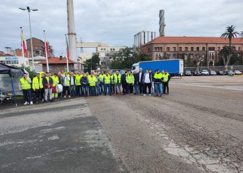 Un 90% de la plantilla de la logística de Solvay secunda el inicio de la huelga general indefinida