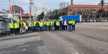 Un 90% de la plantilla de la logística de Solvay secunda el inicio de la huelga general indefinida