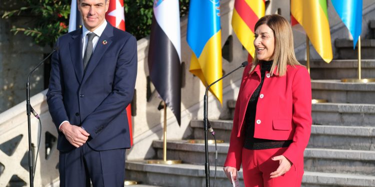 Pedro Sánchez defiende el modelo autonómico mientras crecen las tensiones por la financiación entre comunidades