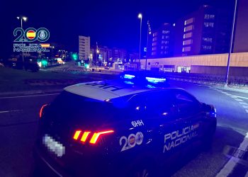 La Policía nacional detiene a un varón por robo con fuerza en un establecimiento comercial