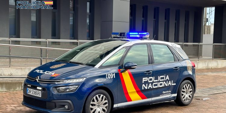 Cinco detenidos por un robo con violencia en un centro comercial de Santander