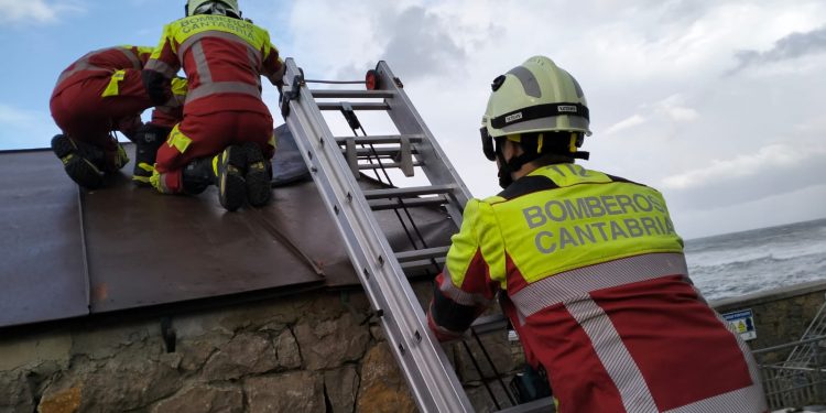 Cantabria afronta este domingo 49 incidencias por el temporal de nieve, lluvia y viento
