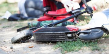 Una mujer herida tras colisión entre un turismo y un patinete eléctrico en Santander