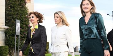 El Gobierno insta a las comunidades a acordar el reparto de menores migrantes en la Conferencia de Presidentes