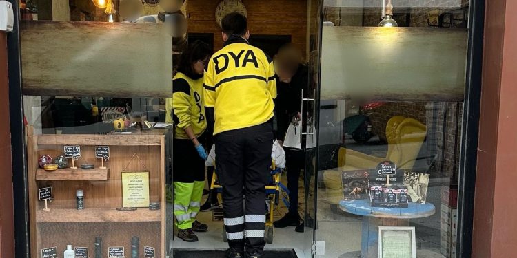 Se marea en una tienda de Castro Urdiales y es trasladado al centro de salud