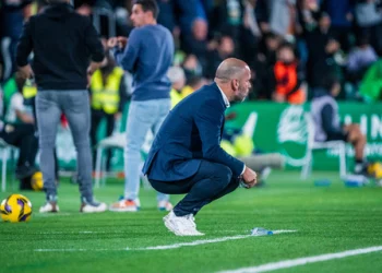 El Racing cae en Elche y José Alberto pide autocrítica: “Somos el peor equipo de las últimas cinco jornadas”