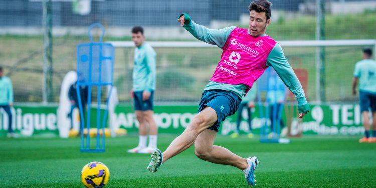 El Racing busca cerrar el año con una victoria ante el Eldense en El Sardinero