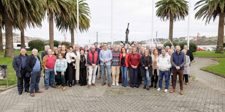 Zuloaga llama a «centrarse en las personas» para recuperar la confianza en 2027