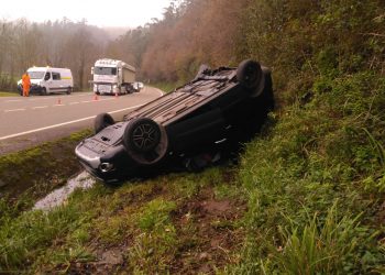 Accidente en Santa María de Cayón deja dos heridos tras colisión múltiple