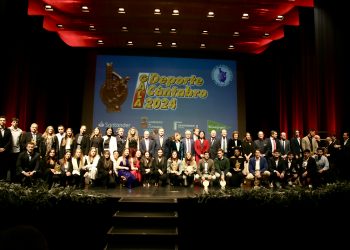 José Luis Llorente recibe el premio ‘Juan Manuel Gozalo’ en la XXX Gala del Deporte Cántabro