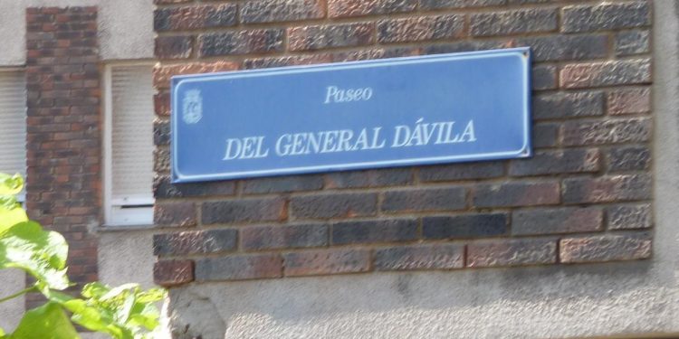 Más de 30 calles de Santander mantienen nombres vinculados al franquismo