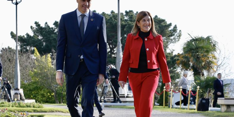 Pedro Sánchez defiende el modelo autonómico mientras crecen las tensiones por la financiación entre comunidades