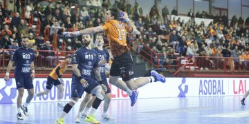 El Bathco BM Torrelavega busca asegurar su plaza en la Copa de España 2025 frente a Helvetia Anaitasuna