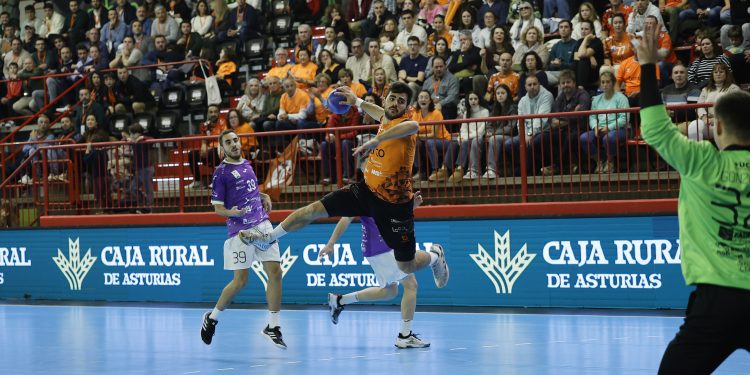 Torrelavega arranca la defensa del subcampeonato en Sevilla