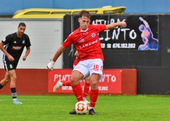 El CD Laredo y Óscar Maza separan sus caminos por el momento