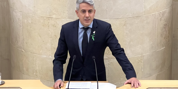 El PSOE llevará al Parlamento la reprobación del consejero de Salud y otras propuestas de índole sanitaria y educativa