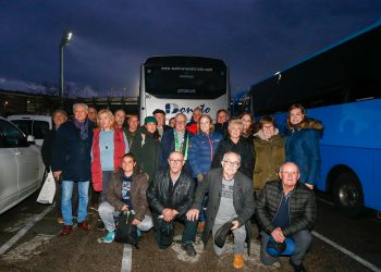 El Gobierno acompaña a cerca de 80 personas mayores en el partido Racing-Eldense dentro de las iniciativas para atajar la soledad no deseada