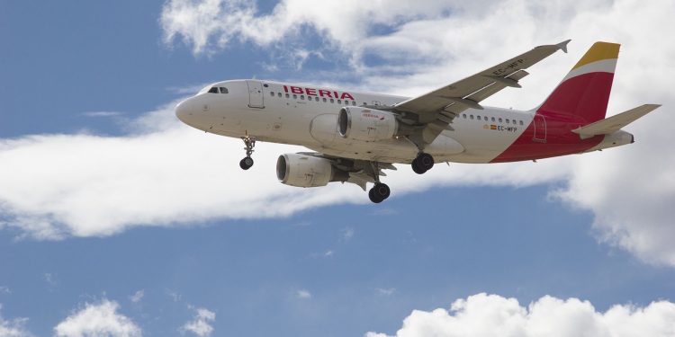 Iberia refuerza la conectividad aérea con Cantabria con nuevos vuelos