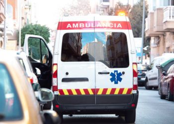 Un hombre de 68 años resulta herido tras ser atropellado fuera de un paso de peatones en Santander