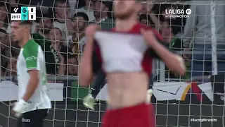 El Racing acaba con la racha de nueve jornadas sin perder