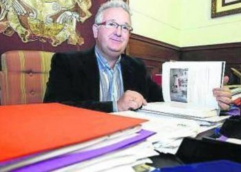 Fernando Muguruza defiende la legalidad de las contrataciones durante su mandato como alcalde de Castro Urdiales