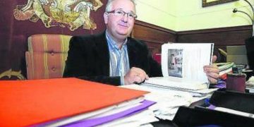 Fernando Muguruza defiende la legalidad de las contrataciones durante su mandato como alcalde de Castro Urdiales