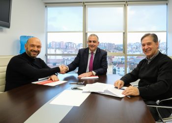 Fomento y Laredo firman la cesión de los terrenos necesarios para la construcción de 37 VPO en régimen de alquiler asequible