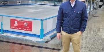 El PP denuncia que la pista de hielo de Torrelavega está desarrollando su actividad sin contrato