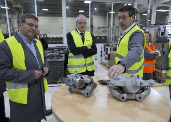 Arasti destaca el apoyo del Gobierno de Cantabria a los procesos de I+D de Hitachi Astemo Buelna con la concesión de una ayuda de un millón de euros